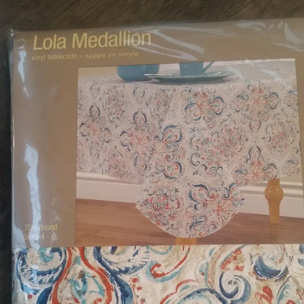 NWT Lola Medallion vinyl tablecloth